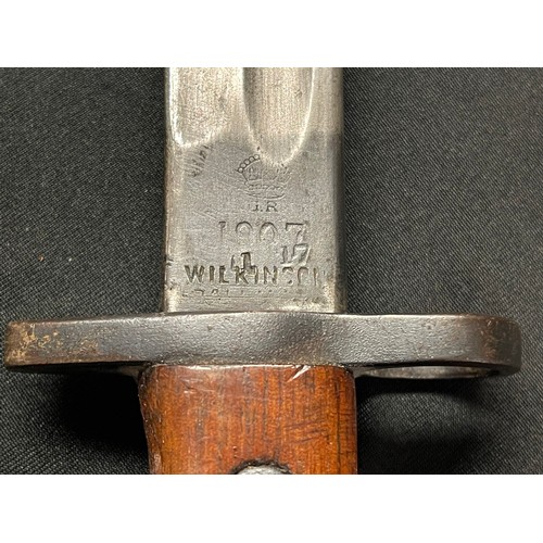 2098 - WW1 British 1907 pattern bayonet with single edged fullered blade 429mm in length. Maker marked 