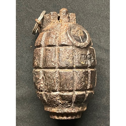 2114 - WW1 Grenade collection comprising of British Grenade, Hand, No.1: WW1 British No5 MKI Mills Grenade:... 