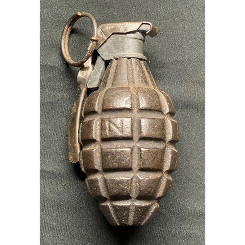 2114 - WW1 Grenade collection comprising of British Grenade, Hand, No.1: WW1 British No5 MKI Mills Grenade:... 