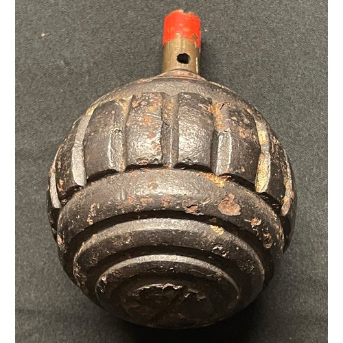 2114 - WW1 Grenade collection comprising of British Grenade, Hand, No.1: WW1 British No5 MKI Mills Grenade:... 