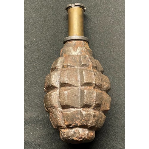 2114 - WW1 Grenade collection comprising of British Grenade, Hand, No.1: WW1 British No5 MKI Mills Grenade:... 