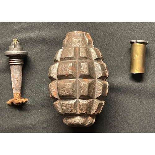 2114 - WW1 Grenade collection comprising of British Grenade, Hand, No.1: WW1 British No5 MKI Mills Grenade:... 