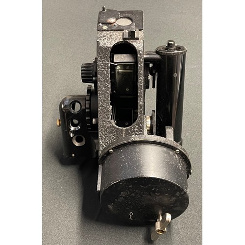 2133 - WW2 British RAF AM 6B/218 Bubble Sextant Mk IXA, serial number 3054/43. Black Japanned finish. Compl... 