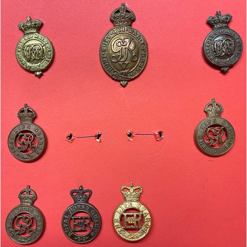 2193 - A collection of approx. 85 British Cap badges plus some collar dogs to include: RE inc Officers Bron... 