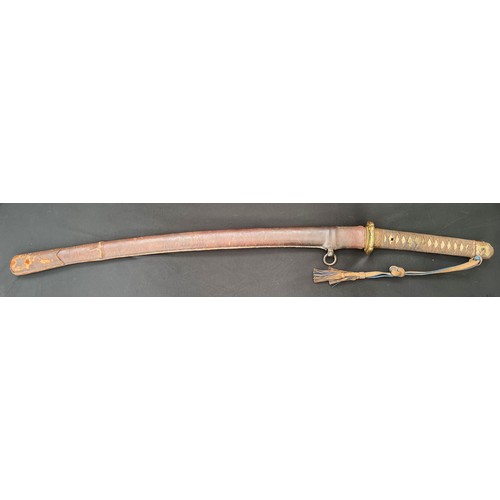 2217 - WW2 Imperial Japanese Officers Shin Gunto Katana Sword. Single edged 660mm long blade. Tang is signe... 