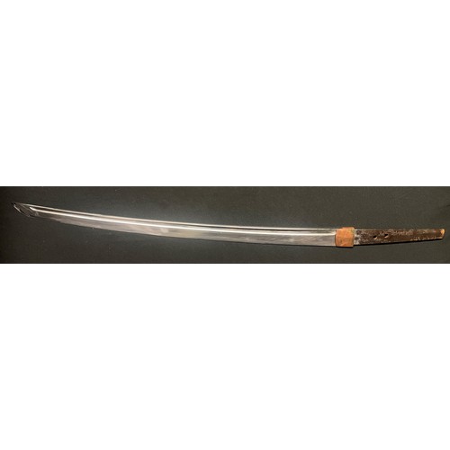 2224 - WW2 Imperial Japanese Army Officers Kyu Gunto Sword with single edged fullered blade 605mm in length... 