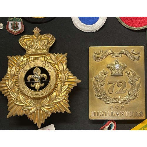 2255 - Mixed Militaria to include: Set of four Nigerian Medals mounted on a bar, South Wales Borderers and ... 