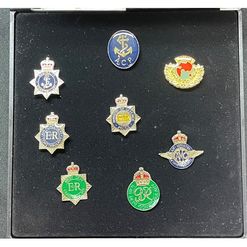 2255 - Mixed Militaria to include: Set of four Nigerian Medals mounted on a bar, South Wales Borderers and ... 