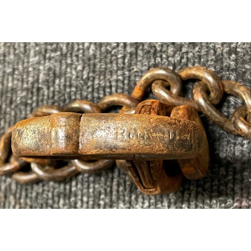 2282 - A set of Birmingham Borough Police Prisoners Shackles. A chain is approx 2 m in length and is fitted... 