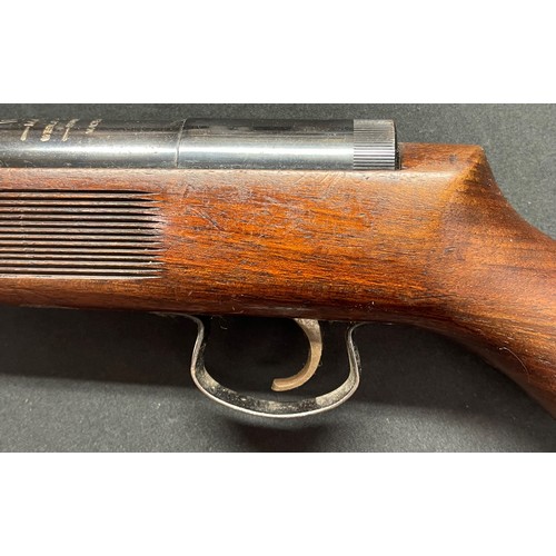 2332 - Webley Mark 3 .22 cal Air Rifle serial number 25598. Barrel length 460mm. Overall length 108.5cm. Wo... 