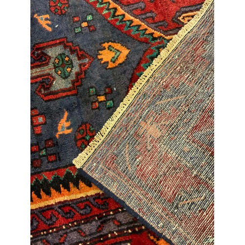 391 - An Azanjan rug, approx 205c, x 128cm