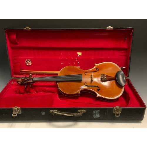 573 - A Lawrence Cocker of Derby viola, dated 1969, single piece maple back, spruce front, conforming L Co... 