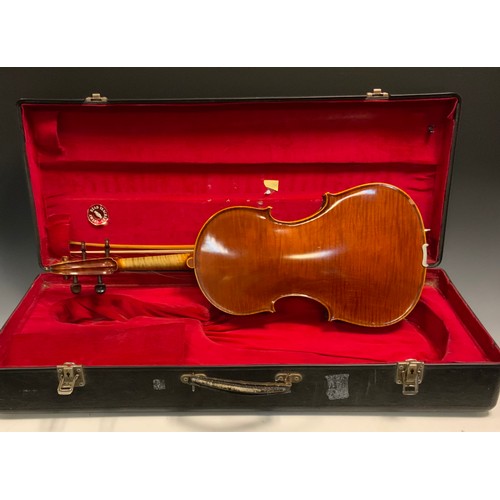 573 - A Lawrence Cocker of Derby viola, dated 1969, single piece maple back, spruce front, conforming L Co... 