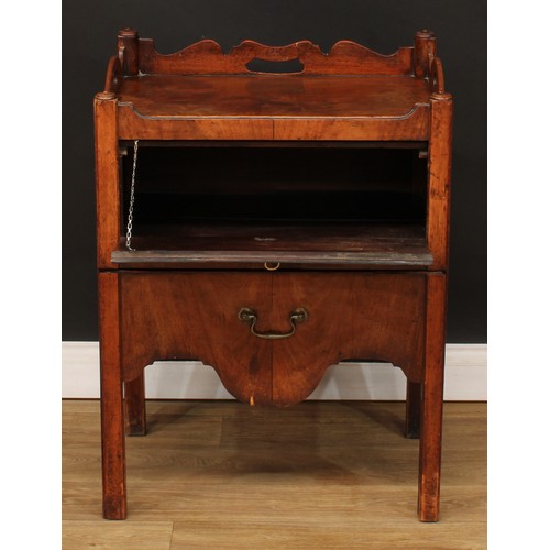 119 - A George III mahogany tray top bedroom night table, 81cm high, 59.5cm wide, 44.5cm deep