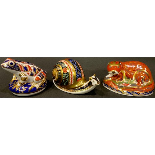 43 - A Royal Crown Derby paperweight, Garden Snail, limited edition, 3729/4500, gold stopper, certificate... 