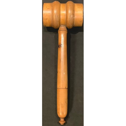 179 - Treen - a large auctioneer's gavel, 34cm long