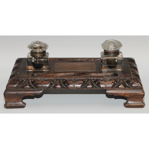 184 - An Edwardian salvaged oak inkstand, the copper presentation plaque inscribed The Tower of the Abbey ... 