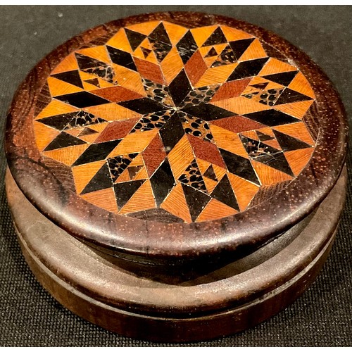 427 - A 19th century Tunbridge ware snuff box, c.1860