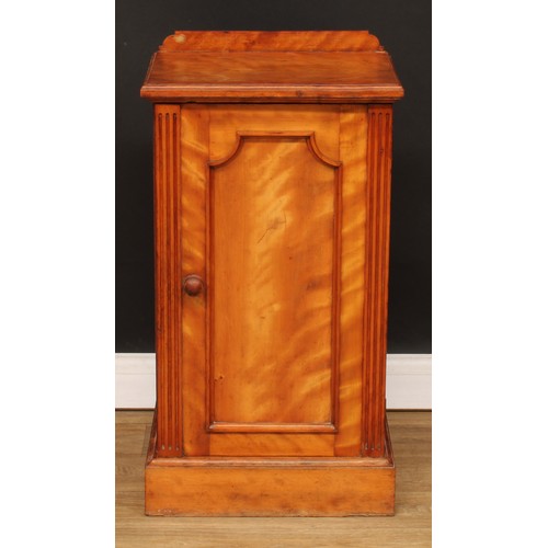 418 - A satin birch bedroom cabinet, 82cm high, 44.5cm wide, 35cm deep