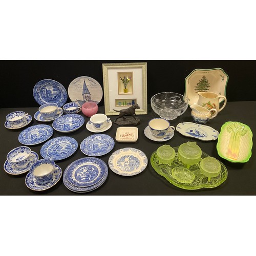 136 - A Vaseline style glass dressing table set;  Caithness glass bowl;  Spodes Italian tea wares;  others... 