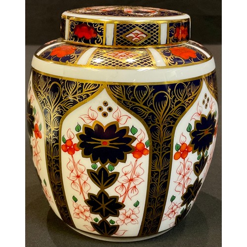 27 - A Royal Crown Derby 1128 Imari pattern ginger jar and cover, first quality; a 1128 pattern bell, fir... 