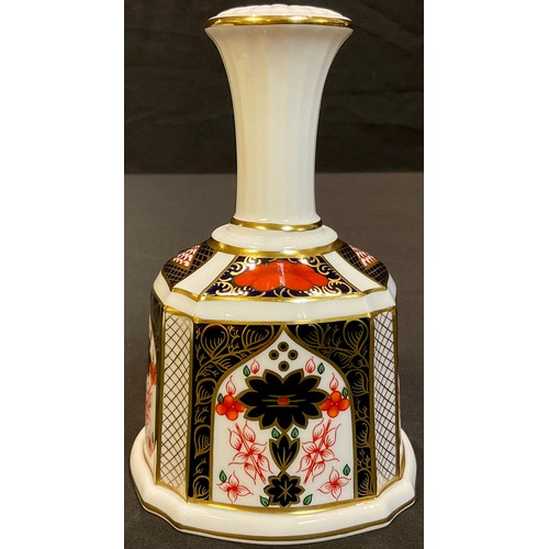 27 - A Royal Crown Derby 1128 Imari pattern ginger jar and cover, first quality; a 1128 pattern bell, fir... 