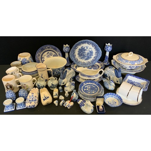 274 - Blue and White - Spode Italian pattern side plates;  Abbey Shredded wheat bowls;  other Blue and whi... 