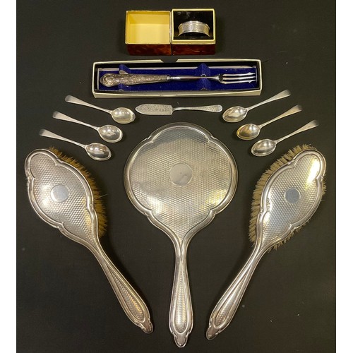 366 - A George V silver three piece dressing table set, mirror and pair of brushes, Birmingham 1922;  silv... 