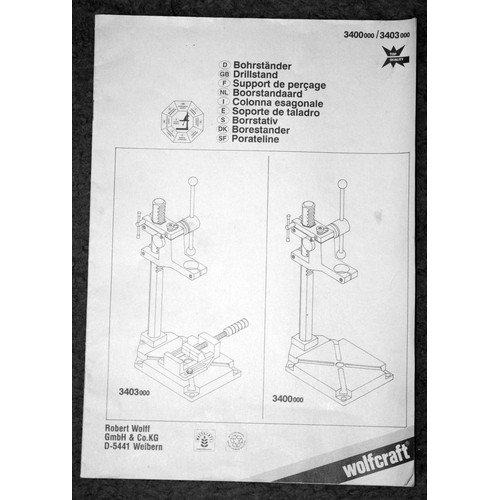 435 - A BENCH N' VISE folding workbench/foldable work table; a TÜV Bohrständer drill stand; a bench grinde... 