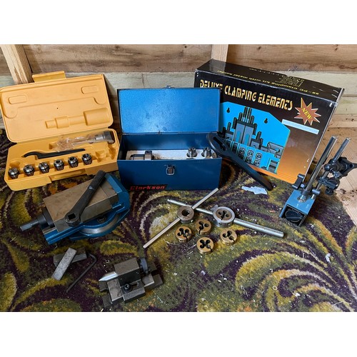 438 - A deluxe clamping elements set; a table top vice; a die set; etc (qty)

** Please note, this lot is ... 