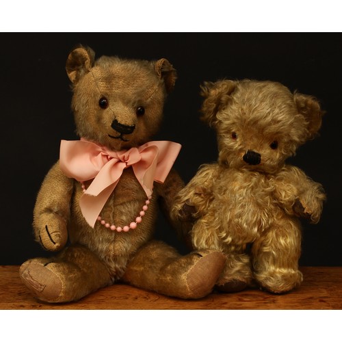 4015 - A 1930's Chad Valley novelty golden mohair jointed teddy bear, amber and black glass eyes, verticall... 