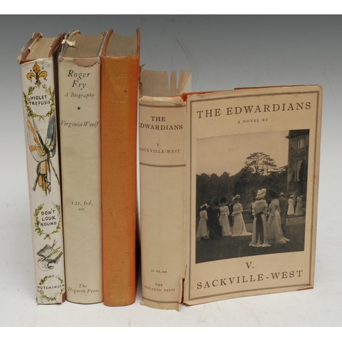3265 - Woolf (Virginia): Roger Fry: A Biography, first edition, London: The Hogarth Press, 1940, pictorial ... 