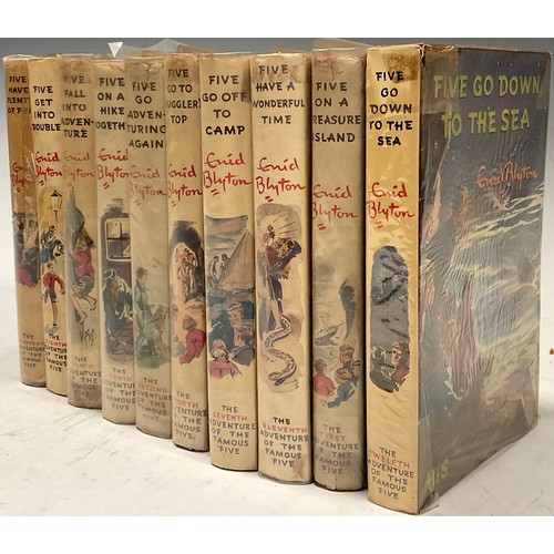 3066 - Children's Books - Blyton (Enid) & Soper (Eileen, illustrator), two first editions, Five Have a Wond... 