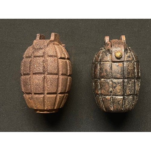 3090 - WW1 British No 23 MKII and No 5 Grenades. Both are training examples and are INERT & FFE. No 23 MKII... 