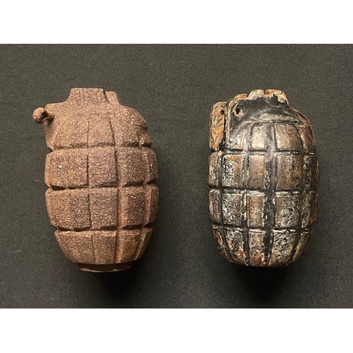 3090 - WW1 British No 23 MKII and No 5 Grenades. Both are training examples and are INERT & FFE. No 23 MKII... 