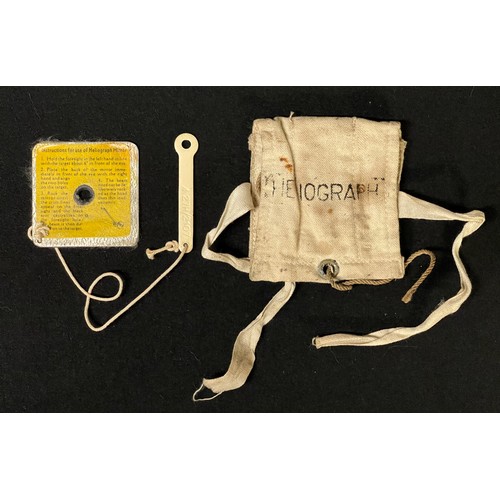 3123 - WW2 British RAF 1941 Pattern Emergency Heliograph signalling mirror in original canvas pouch with si... 