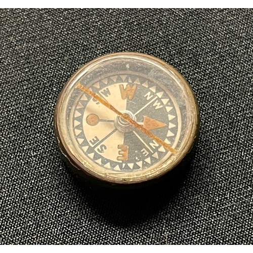 3163 - WW2 British Escape Compass. Brass body painted khaki. 19mm in diameter. Working order.