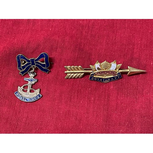 3192 - WW2 British Royal Navy Enamel Sweetheart Brooches x2, Trench Art Perspex RN Wing, quantity of Kings ... 