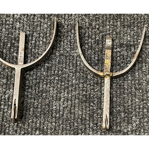 3195 - A collection of 5 pairs of British Cavalry Spurs. One pair are complete with leather fittings and ar... 