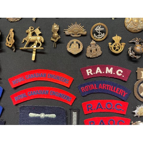 3208 - WW2 British cap badges, GS & RAF buttons, cloth insignia and later Staybrite cap badges and collar d... 