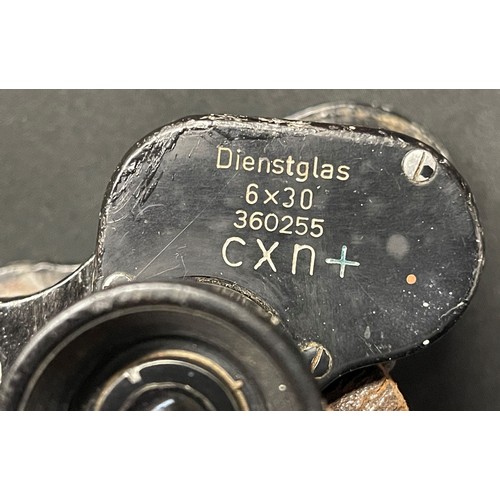 3224 - WW2 Third Reich 6x30 Dienstglas Binoculars maker marked 