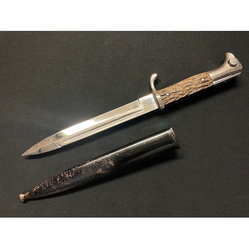 3240 - WW2 Third Reich Short Pattern Dress Bayonet with single edged fullered blade 200mm in length, maker ... 