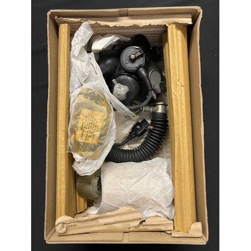 3253 - RAF Mask, Oxygen, Type M, Mk.2 complete with microphone assembly, type 71, and mask tube assembly, M... 