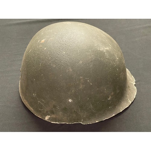 3268 - Argentinian Falklands War Group comprising of US M1 Helmet (Front Seam) and M1 liner with named leat... 