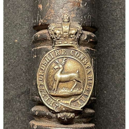 3276 - Police interest: William IV Tipstaff. 174mm in length. Carved Crown with 