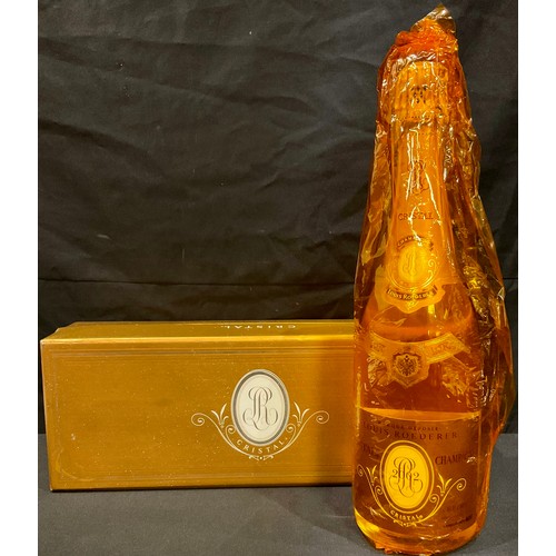 121 - A bottle of Louis Roederer Cristal Champagne 2002, boxed