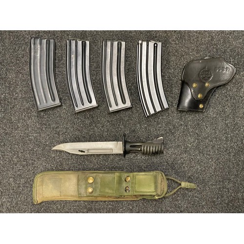 3273A - British Army SA80 Bayonet with 180mm long blade, working release catch, overall length 280mm. Comple... 