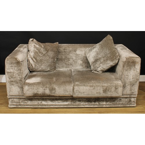 607 - A contemporary hotel reception sofa, 70.5cm high, 173cm wide, the seat 124cm wide and 75cm deep