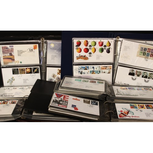 4313 - Stamps - 1977 - 2005 First Day Cover collection in six binders, appears complete, typed addresses, i... 