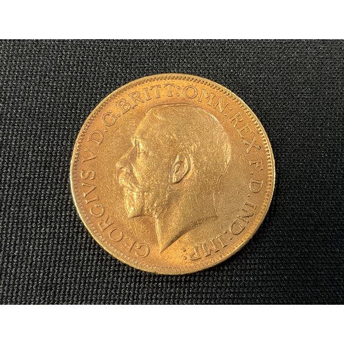 402 - A George V Sovereign, 1913, London mint, 8g